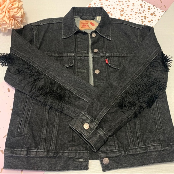 Levi’s Fringe Trucker Denim Jacket - Picture 2 of 12